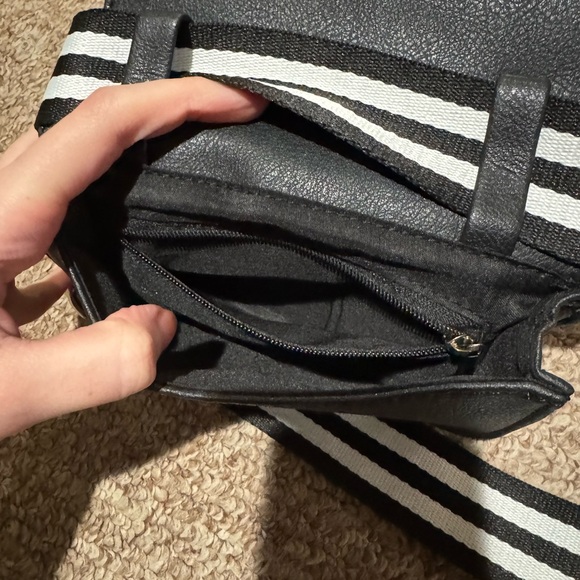 black faux leather belt bag - Picture 7 of 8